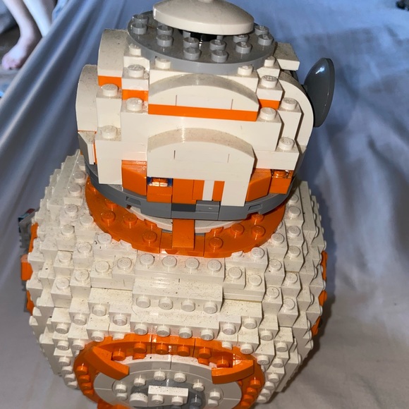 BB-8 Lego Set 75187 does not include box or stand but has all Lego parts - Picture 5 of 7